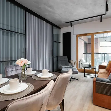 Luxury At Sienna Grobla With Sauna Gym And Parking By Renters Appartement